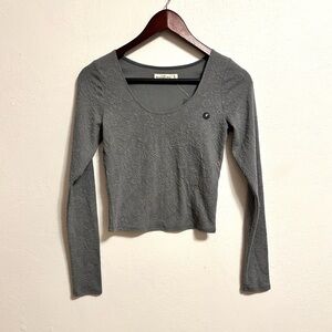 NEW Abercrombie & Fitch Women’s Gray Floral Long Sleeve Top Stretchy Size Medium